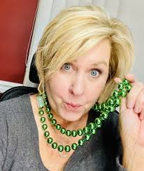 LEGGINGS THAT CAN BE DRESSED UP OR DOWN