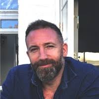 Correo electrónico y teléfono de James Finn