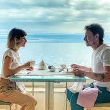 El actor estaba con su esposa, gimena accardi. La Increible Historia Detras De La Foto De Nicolas Vazquez Y Gimena Accardi Por La Que Fueron Tendencia