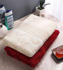 A long drain tube allows the bath to be. Buy Set Of 2 Red Cream Cotton 500 Gsm Bath Towels By Eurospa Online Printed Bath Towels Bath Towels Furnishings Pepperfry Product