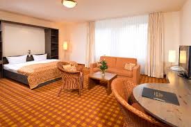 Sowohl granitstein wie auch die im boden befindlichen kiese und sande werden bis zur gegenwart als baustoffe abgebaut. Dresden Hotel Online Buchen Hotelreservierung Hotel Buchen Ohne Kreditkarte