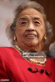 12 Cecilia Suyat Marshall Photos & High Res Pictures