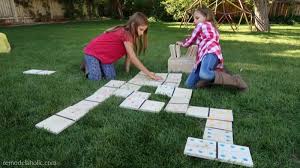 Excite their imaginations with treasure. Remodelaholic 25 Diy Backyard Games