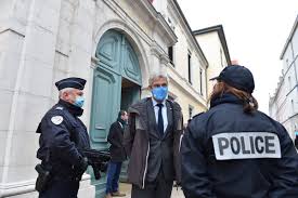 Enseignements en seconde, première et terminale, adresse, téléphone. Laurent Wauquiez On Twitter Mettre Le Feu A Un Lycee Ce N Est Pas Un Geste Anodin Au Lycee Lalande De Bourg En Bresse Nous Debloquons 50 000 Pour Installer Des Cameras Supplementaires Dans L Etablissement