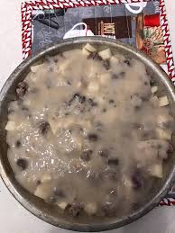In a large bowl, combine the soup, cheese, mushrooms, pimientos, butter, thyme and salt. My Dad S Casserole Potatoes Ground Beef Cream Of Mushroom Soup And A Little Water Shittyfoodporn