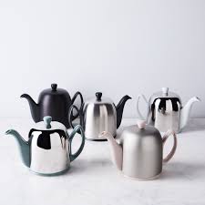 Black And White Teapot On Kardashians Degrenne Salam Insulated Teapot In 2019 Tea Pots Food 52 Tea