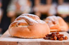 Ungeti marginile cu ou batut. Placinte Moldovenesti Poale N Brau Branzoaice Patiserie Dulce Cofetarie Neamt