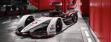 The show investigates personalities, teams, cities and technological developments both on and off the track from around the world. Porsche Motorsport Formel E
