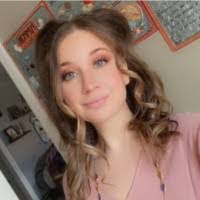 Taylor Dickson's Instagram, Twitter & Facebook