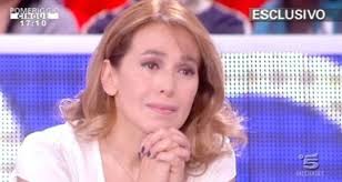 La conduttrice di pomeriggio 5 oggi ha spiazzato i suoi telespettatori con una dichiarazione inaspettata. Barbara D Urso E A Roma Con Pomeriggio 5 Perche Non E A Milano