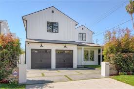5155 Bellaire Ave Valley Village Ca 91607 New Homes Sale House Valley Village