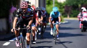 Egan bernal y modificación etapa 19 / foto: E3b2kf4eef0ram