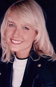 Xuxa fez a sua passagem por lá no auge da sua carreira internacional, onde teve seu programa exibido em diversos canais a cabo. Xuxa Beautiful Hair Beauty Hairdo New Hair Do