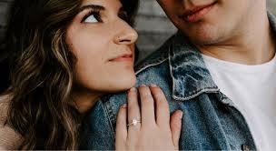 Sarah Bibb's Instagram, Twitter & Facebook