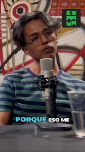 El es Andrés Ceja @andresceja pintor mexicano. Esta será su primera  participación en nuestro festival KOMUN y estamos muy emocionados y  orgullosos de contar con su presencia y con su colorida obra