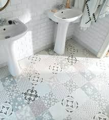 Choisir Le Bon Sol Pour La Maison Parquet Stratifie Carrelage Lino Lino Salle De Bain Sol Salle De Bain Sol Vinyle Salle De Bains