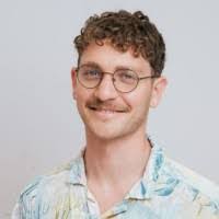 Alex Abbey's Instagram, Twitter & Facebook