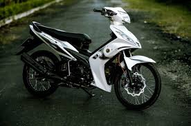 Kumpulan 82 modifikasi motor jupiter mx 135 warna biru terupdate via velgmodifikasi.blogspot.com. Simpel Elegan Modifikasi Yamaha Jupiter Mx 135 Berpenampilan Menarik Gridoto Com