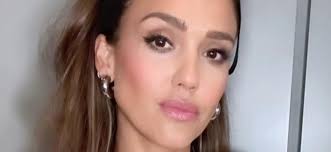 Jessica Alba In Bikini Has Paparazzi Making Her Look 'Worse'