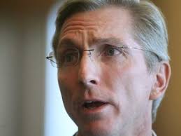 Imperial Oil Ltd cuts spending