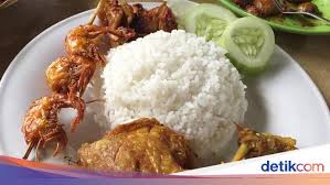 Ayam goreng literally means fried chicken in malay (including both indonesian and malaysian standards). Kalori Ayam Goreng Bagian Paha Dan Dada Mana Yang Lebih Besar
