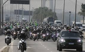 .passeata pela cidade de são paulo, em manifestação organizada por integrantes de clubes de tiro e de motociclismo do interior de são paulo e região. Gnfb2jhua5zbwm
