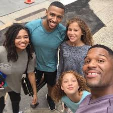 Before jean muggli, strahan was in married life with wanda hutchins. Good Morning America S Star Michael Strahan Family Wife Kids Bhw