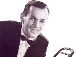 Calles de Filadelfia. Canciones traducidas: Serenata a la luz de la luna  (Glenn Miller. 1939. Frank Sinatra. 1965. Carly Simon 2005.)