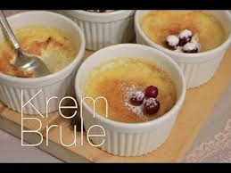 Sit four 175ml ramekins in a deep roasting tin at least 7.5cm deep (or a large deep cake tin), one that will enable a baking tray to sit well above the ramekins when laid across the top of the tin. Krem Brule Inanilmaz Lezzetli Creme Brulee Creme Brulee Krem Bryule Youtube
