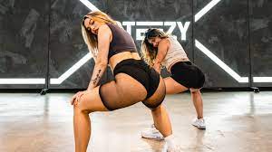 Twerking hoes