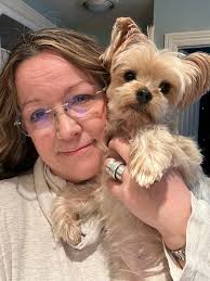 ✨Miss Elly isn't used to me leaving every morning and being gone all day.  She's been very clingy and snuggly over recent weeks as soon as she sees me  starting to get