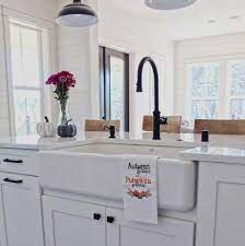 43 Trendy Farmhouse Kitchen Black Cabinets Farm House Trendy Farmhouse Kitchen Modern Farmhouse Kitchens Farm Sink
