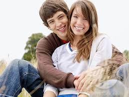 Dress up the teen couple with style, helping them pack their bags with various outfits depending on the destination. Pin On Family Poses