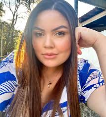 Beatriz Rocha's Instagram, Twitter & Facebook