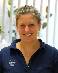 Verabschiedung von Frau Dr. Rudolph Mit einem lachenden und einem weinenden  Auge dürfen wir heute Frau Dr. Rudolph aus unserem Stoffwechselzentrum St.  Gallen in ihre selbständige Tätigkeit als Hausärztin in der  Praxisgemeinschaft