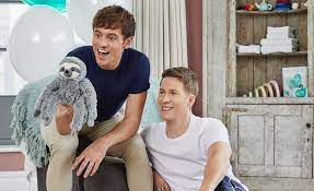 1 day ago · tom daley and dustin lance black welcomed their first child, robert ray, via a surrogate in june 2018. Tom Daley And Dustin Lance Black Are The New Faces Of Pampers Baby Magazine