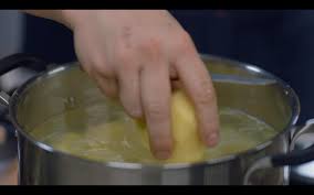 Kabeljauw Met Algenpuree En Beurre Blanc Met Miso Dagelijkse Kost Recept In 2020 Kabeljauw Saus Vis