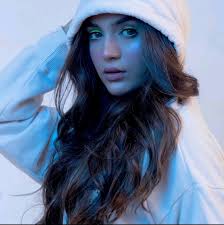 laiba Khan official added a new photo.