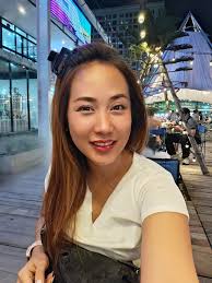 ตอนนี้อยู่ "ตลาดเฟิร์สวัน" นะ ใครบ้านอยู่ฝั่งธนฯ แวะมาทักทายกันได้คร้า