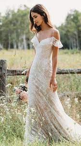 25 Elegant Beach Wedding Dresses Ideas To Stand Out Weddingdressideas Weddingdress Weddingid Wedding Dresses Wedding Dresses Simple Country Wedding Dresses