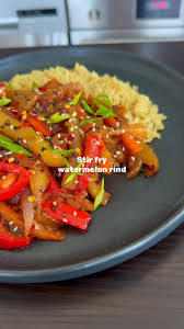 Stir fry watermelon rind 🍉 This is a great way to use your rinds if you’ve  been tossing them and not already eating them. They have a whole spectrum  of nutrients that the flesh of the watermelon ...