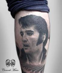 Practiced in all styles of tattooing from traditional to color realism. Arm Realistische Elvis Tattoo Von Otzi Tattoos