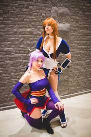 Stunning Cosplay of Ayane and Kasumi from Dead or Alive