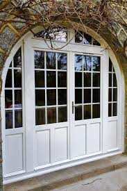 Porte Blanche Cintree Xxl Effet Campagne Garanti Porte Fenetre Bois Portes Cintrees Fenetre En Bois