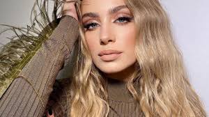 Jak ubiera się wiktoria gąsiewska? Piekne Pelne Usta Sposob Wiktorii Gasiewskiej Zeberka