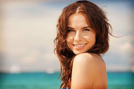 Windburn is caused when your skin loses natural oils after being exposed to extreme cold and dry air. Get To Know The Difference Between Sunburn And Windburn