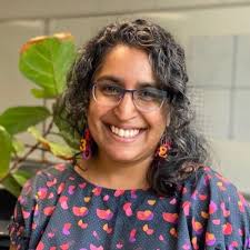 Maria Simoes's Instagram, Twitter & Facebook