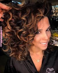 60 Looks With Caramel Highlights On Brown And Dark Brown Hair 18 Long Loose Espress Hair Color Caramel Highlights Curly Hair Curly Hair Styles Naturally