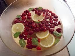 Bacardi Razz Bowle Von Aniretep Chefkoch Rezept Rezepte Lecker Bowle Rezept
