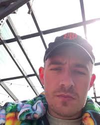 Sunny Saturday. I'm leaving ten cards with unheard lyrics from new music  around Brooklyn for the next hour or so. If you grab one you'll get special  rewards from me soon. Keep